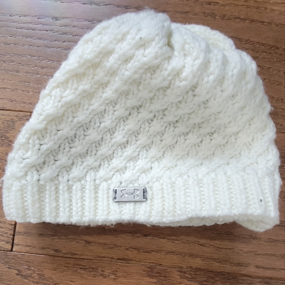 Women's cream beanie